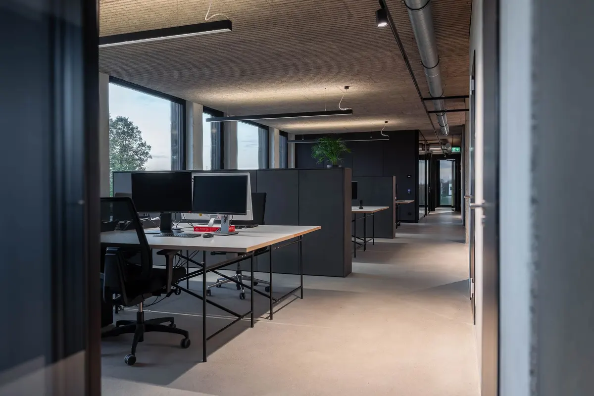 Arbeitsplätze im Neubau